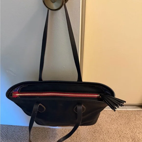 Dooney & Bourke black Leather Tote for horse Lovers Rare - Picture 5 of 5